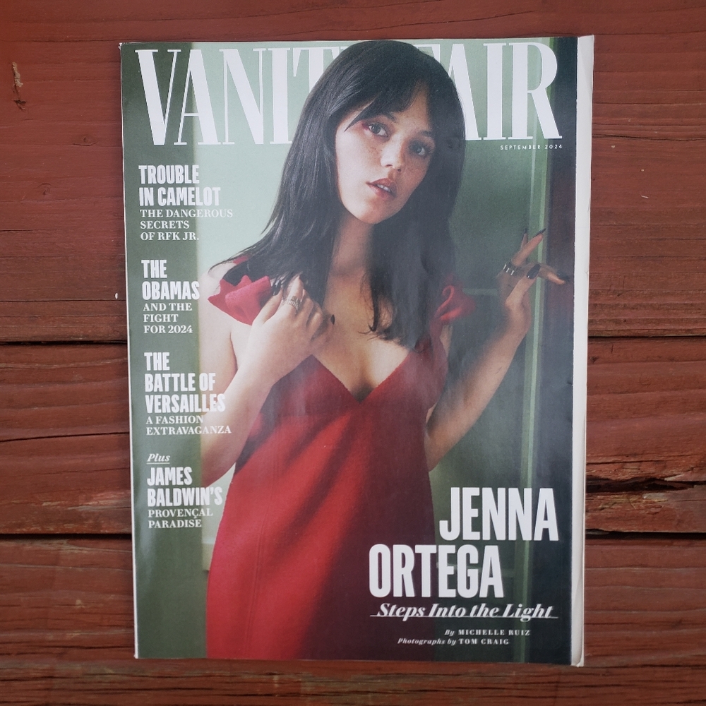 (2) Jenna Ortega Magazine (Vanity Fair Sep 2024 & Harper’s Bazaar Summer 2025) - Picture 3 of 5